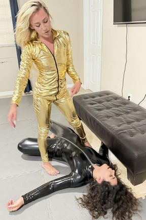 Amber vs Rocky: Stupid Newbie
