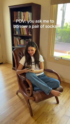 Socks and feet fan enjoys celebrity Victoria Justice's toes
