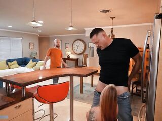 pendeja tetona es follada sin piedad por un hombre mayor