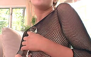 Nautica Thorn Fucks Herself With A Dildo On The Couch- PervMilfsnTeens