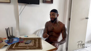 Stor kuk mogen svart duo amatör par slickar rumpor och ger avsugningar innan intensiv analsex