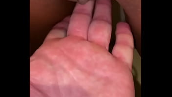 D&Eacute_FI, je me tape le t&eacute_moin du mariage dans les toilettes , une baise hard ...