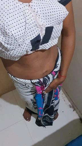 Sexy Cd in White Sareee....