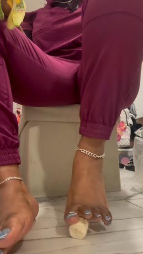 Size 9 smash banana, grapes , strawberries 🤩