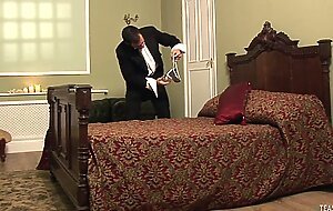 Black hottie having some fun with a horny servent