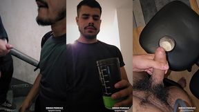 mijo em banheiro publico
