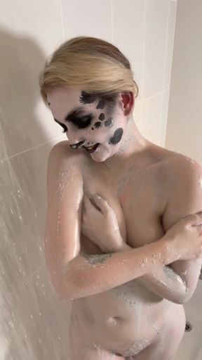 Dalmatian Bodypaint Shower Play