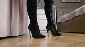 The sound of my velvet Boots