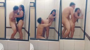 a esta casada le gusta que el ex le de por el culo escuchen como la hace gritar y asta se mea de tantos orgasmos