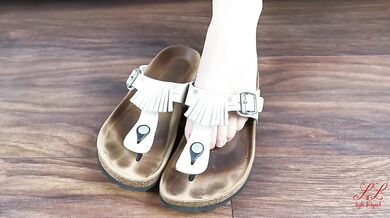 Hot German foot tease got me squirming in my Birkenstocks with dirty talk