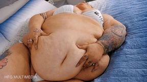 Ivy Davenport: Belly Rub Bliss -SSBBW Big Belly Girl Rubs Her Sexy Fat Belly - MP4 1080 hd