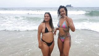 Pornostar Samantha Squirt and Paty Bumbum inside Guarujá on vacation
