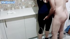Persane ravissante donne une pute