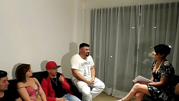 TERAPIA FAMILIAR DE SEXO , LA SECION DE TERAPIA EN LO DE LA PSICOLOGA TERMINO EN FIESTA SEXUAL