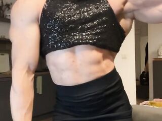 Fit mom loves to get exposed