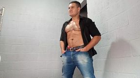 yuri gaucho - contratando um seguranca particular - dotadao exibiu a caceta e gozou pro voyeur assistir