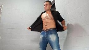 yuri gaucho - contratando um seguranca particular - dotadao exibiu a caceta e gozou pro voyeur assistir