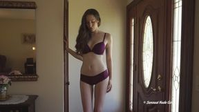 Willa Prescott 32 Minute Erotic Striptease Display & Bed Tease