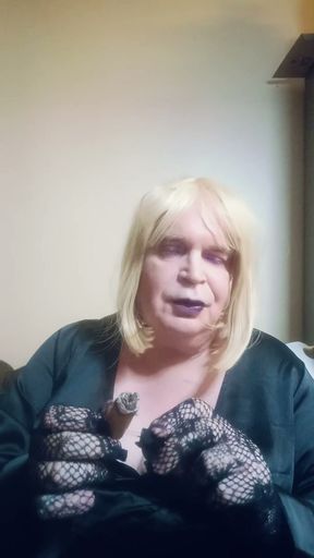 BBW TV talks about doing a smokey blow job but with a cigar