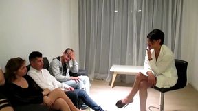 con mi hermanastra y uno de mis hijastros inventamos una terapia de grupo para armar una orgia