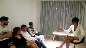 con mi hermanastra y uno de mis hijastros inventamos una terapia de grupo para armar una orgia