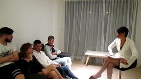 con mi hermanastra y uno de mis hijastros inventamos una terapia de grupo para armar una orgia