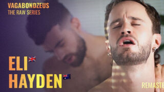 Homens europeus sarados com pênis enormes penetram bundas sem camisinha em sexo gay intenso.