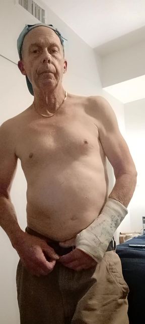 I Find It's Important To Show My Face And Full Frontal While Admitting To A Tiny Cock