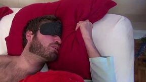 est ce que cette nuit vous aimeriez etre reveille ainsi par la mere noel ??...