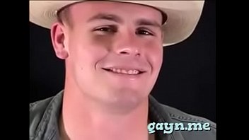 Chunky cock twink gets a head