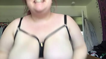 Katie&#039_s big bouncing boobies