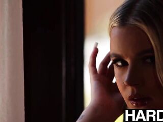 Playgirl Sky Wonderland Mouth Drilled & Smashed By GIANT Dong