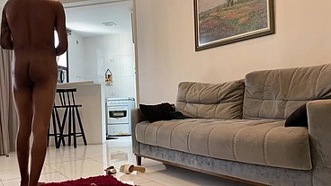 Faveladinho entra na minha casa para roubar só que ver eu deitada peladinha em troca do roubo come minha pepeca