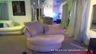 Cosplayerka Harley Quinn, której cipka jest ostro ru*chana przez maszynę