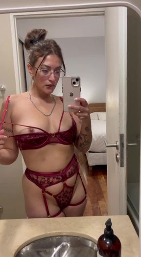 Petite onlyfan shows off her charms