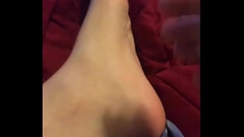 Native slaps foot