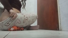 Lola farts on the