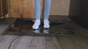 Chrissy crushes good tv in shoes
