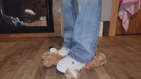 Chrissy short white boot trample toy