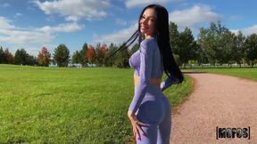 Sexy Jogger Sasha Rose Loves Anal