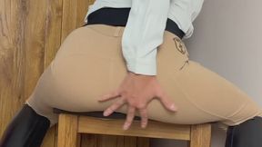 Training session with the Riding Mistress: the face sitting only
