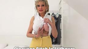 ”Cleavage Whore In Jodhpurs”