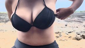 Tobrut Girl Fucks On The Beach