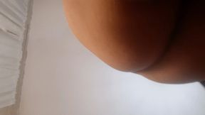 GET SMOTHERED BY THE GIANTESS ASS