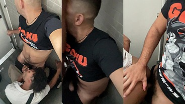 TRANSEI SEM CAMISINHA COM OS VENDEDORES DA LOJA DO SHOPPING