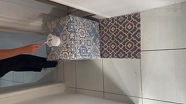 TS Vanessa Rafaella - Sai para comprar alguns materiais que faltaram, e quando voltei, Peguei o Pintor BATENDO UMA . E então ...