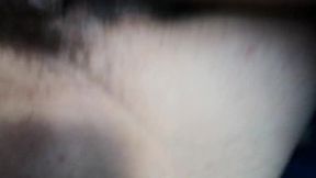 pipi et doigtage de ma grosse chatte poilueimagine toi que je suis debout, sur ...