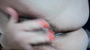 pipi et doigtage de ma grosse chatte poilueimagine toi que je suis debout, sur ...