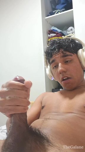 Pumping my milk the way I like it so much