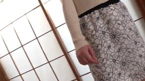 Hot Japanese MILF with Stunning Curves and Big Bust Seduces You Online!